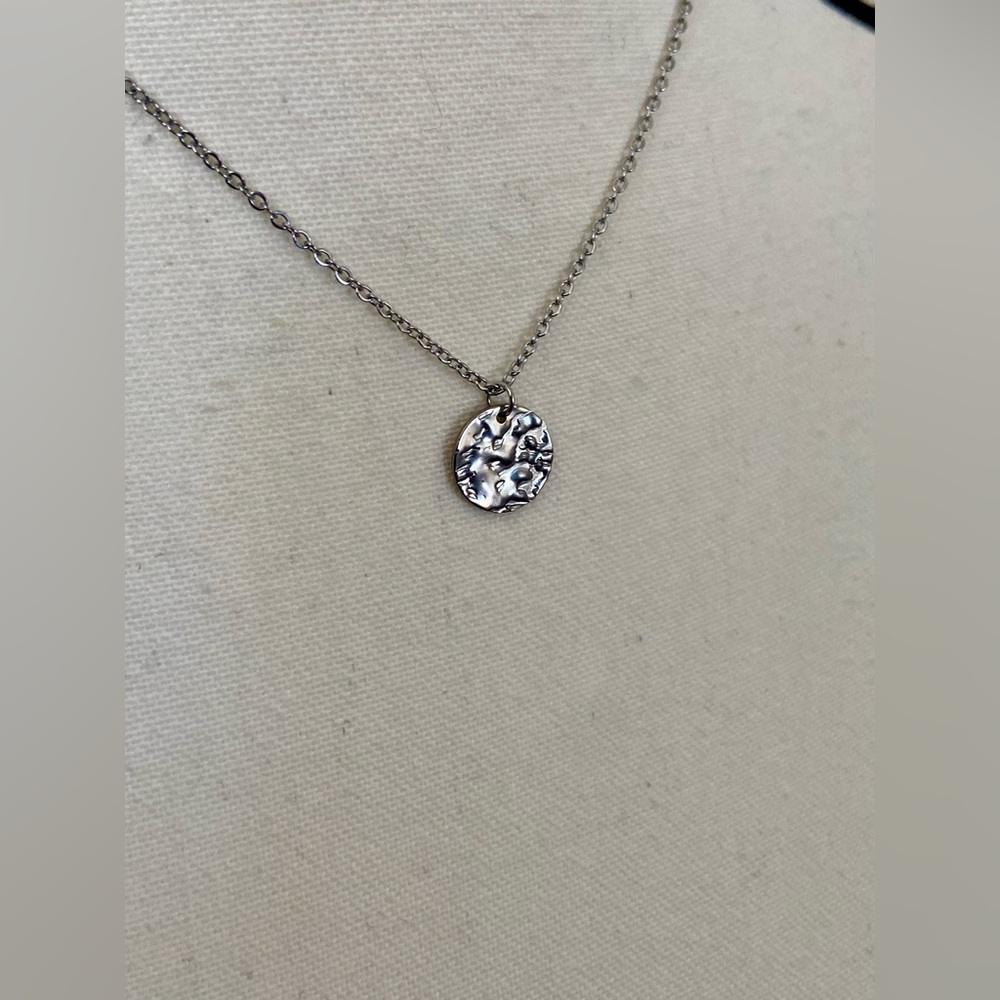 Silver Embossed Coin‎ Pendant Choker on Stainless Steel Chain Necklace - Picture 2 of 7